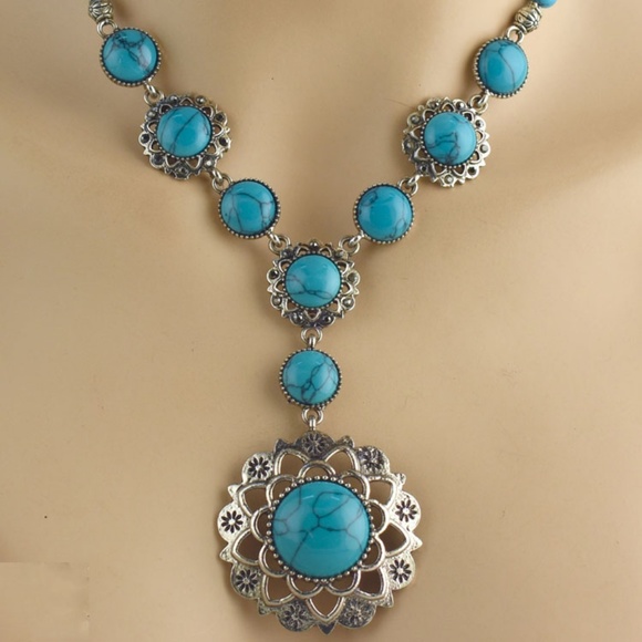 Fun Faux Turquoise Necklace & Earring Set - Picture 4 of 4